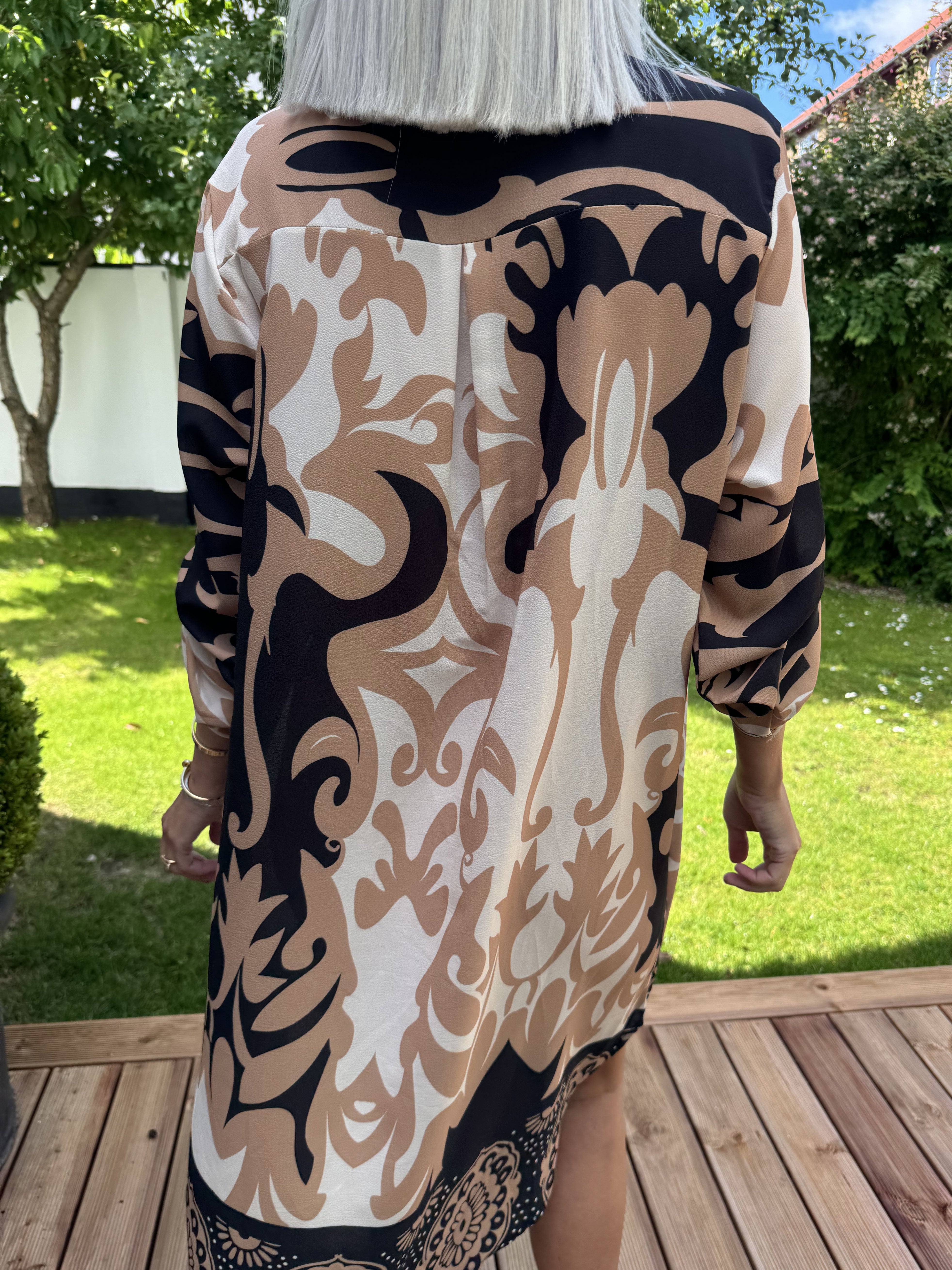 Vanesa Boheme Dress - Let og luftig mønstret kjole i viskose